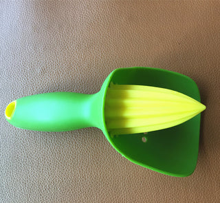  Citrus Squeezer: Manual Lemon Juicer with Ergonomic Design cashymart