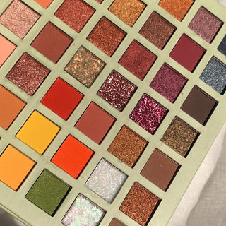  Rose Gold 42-Color Bead Eyeshadow Palette cashymart