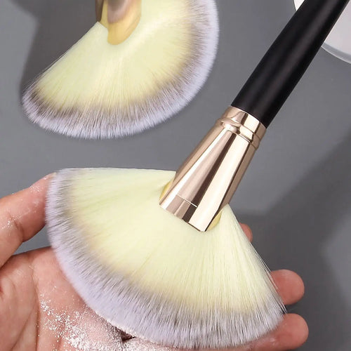  Extra Large Three Color Hair Fan Brush cashymart