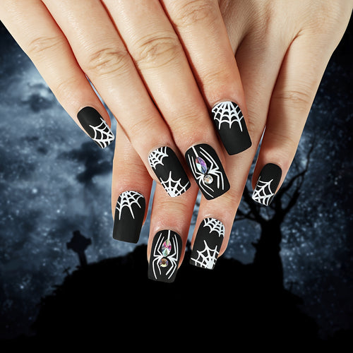  Hauntingly Chic Halloween Nail Art cashymart