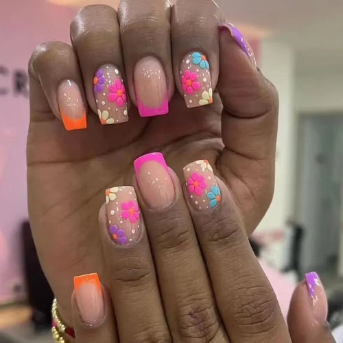 Set de 24 uñas postizas con flores rosas