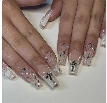  Strawberry & Bear Themed Fake Nails cashymart