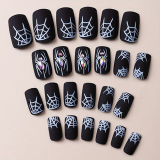  Hauntingly Chic Halloween Nail Art cashymart